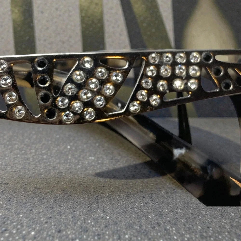 Jimmy Crystal New York Sunglasses Swarovski Crystals CS130 56 18 140 Case Cloth
